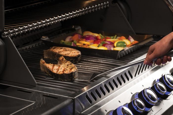 Napoleon PRO 2-osaline roostevabast grilltarvikute komplekt (grilltangid ja -labidas) - Image 2