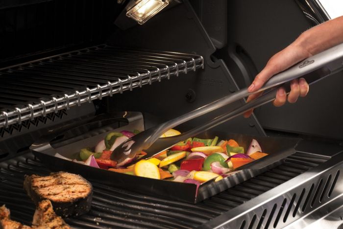 Napoleon PRO 2-osaline roostevabast grilltarvikute komplekt (grilltangid ja -labidas) - Image 3