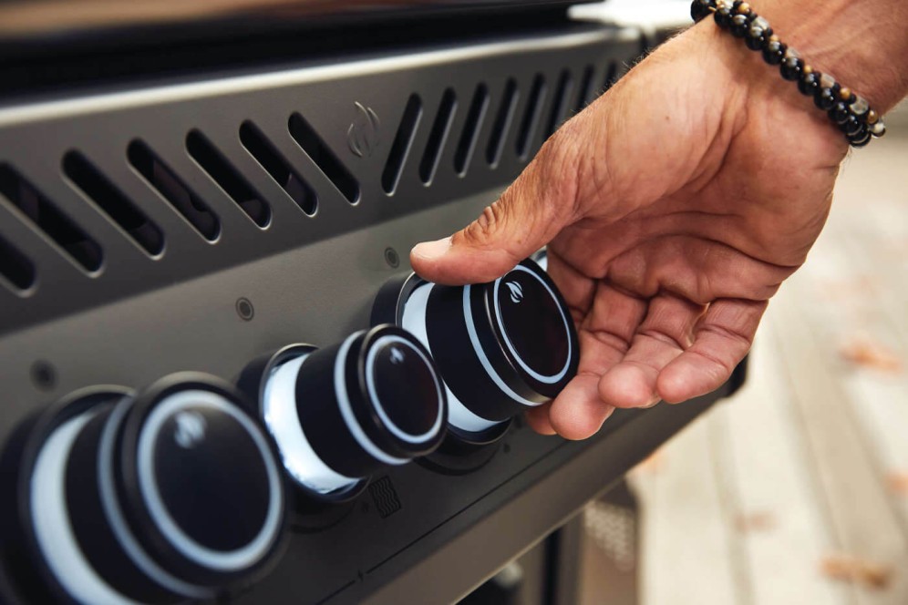 Napoleon Phantom Rogue PRO-S 425RSIB keraamilise pliidi ja vardapõletiga gaasigrill (matt must) - Image 8